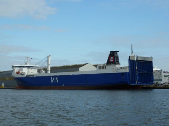 mnpelican - quai prise eau - 11 janvier 2012.JPG